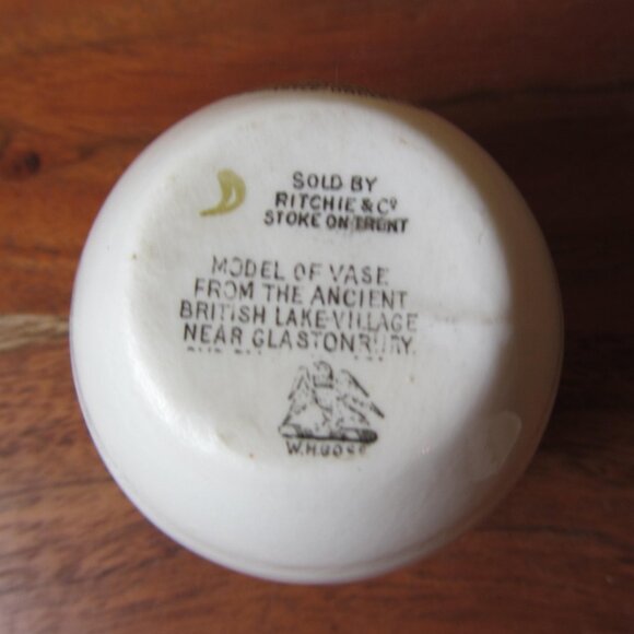 W.H. Goss crested heraldry china vintage Newcastle-under-Lyme (GC049 Grace) - Picture 6 of 8